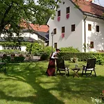 Kendov Dvorec 5*