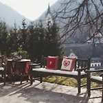 Kendov Dvorec 호텔 Spodnja Idrija
