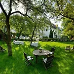 Kendov Dvorec Hotel 5*