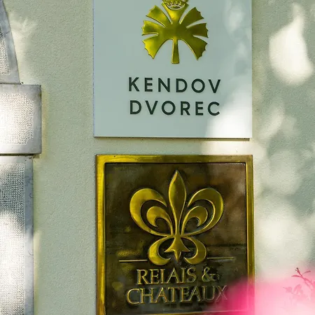 Kendov Dvorec Hotel Spodnja Idrija