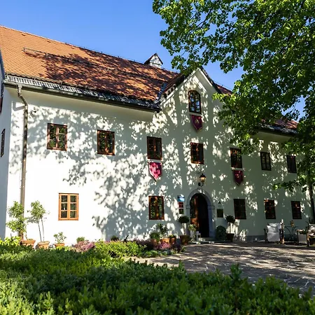 Kendov Dvorec 5* Spodnja Idrija