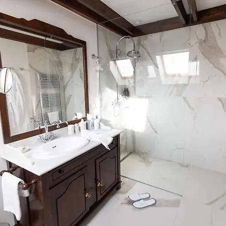 Kendov Dvorec 5* Spodnja Idrija