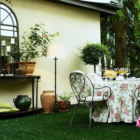 Kendov Dvorec Hotell