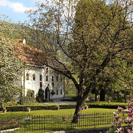 Kendov Dvorec Spodnja Idrija