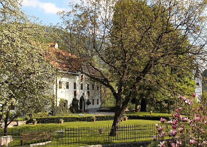 Kendov Dvorec Spodnja Idrija